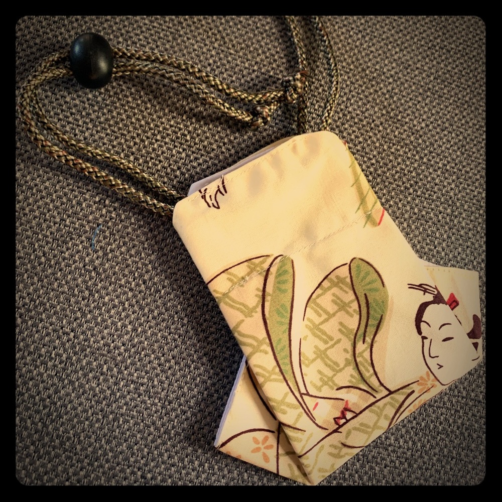 Face mask with adjustable straps